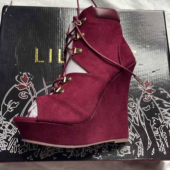 Liliana Burgandy Open Toe Lace Up Wedges. Suede SIZE 6.5 New w/ Tags. - Picture 7 of 9